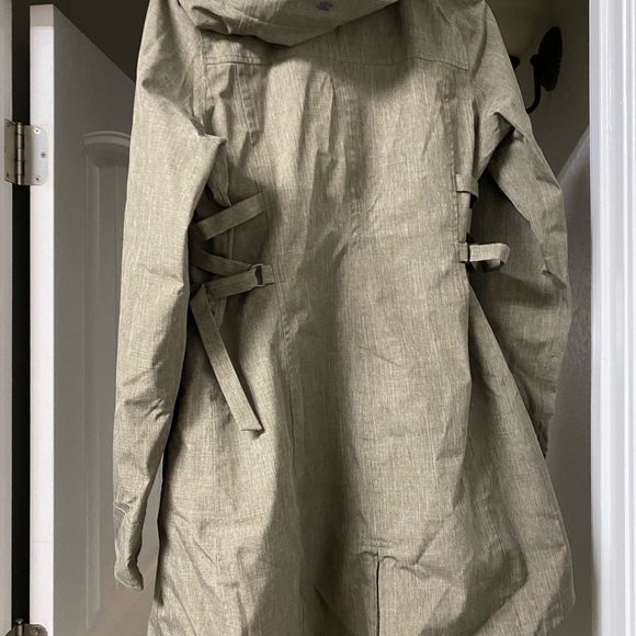 Athleta Midtown Rain Jacket *BRAND NEW* - Picture 2 of 6